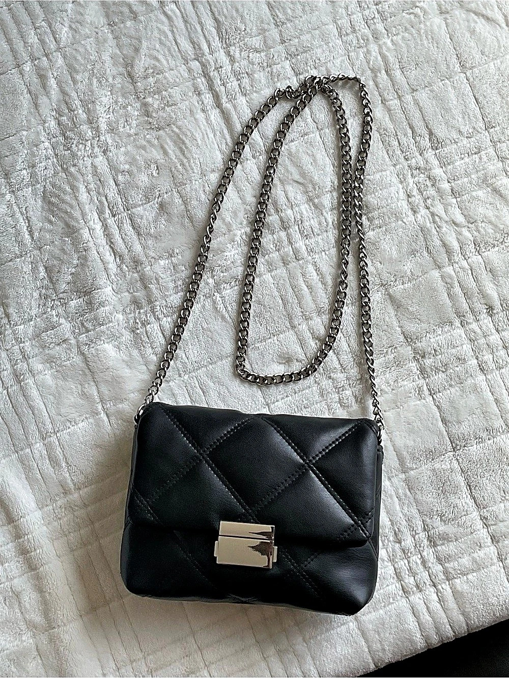 H&M Black Quilted Shoulder Bag Silver Chain Strap